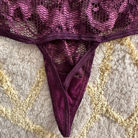 High Waisted Two Piece Lace Lingerie Set - Picture 8 of 12